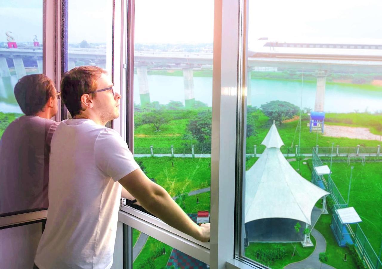 Le Premier Hotel Deltamas Cikarang Eksteriør bilde
