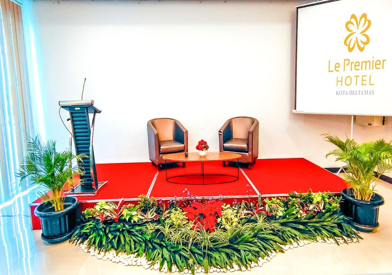 Le Premier Hotel Deltamas Cikarang Eksteriør bilde