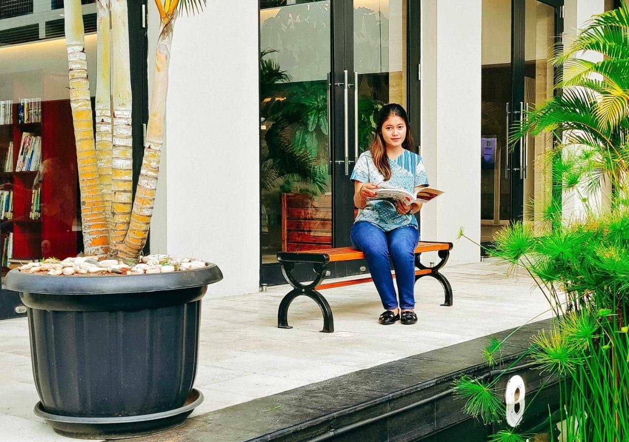 Le Premier Hotel Deltamas Cikarang Eksteriør bilde