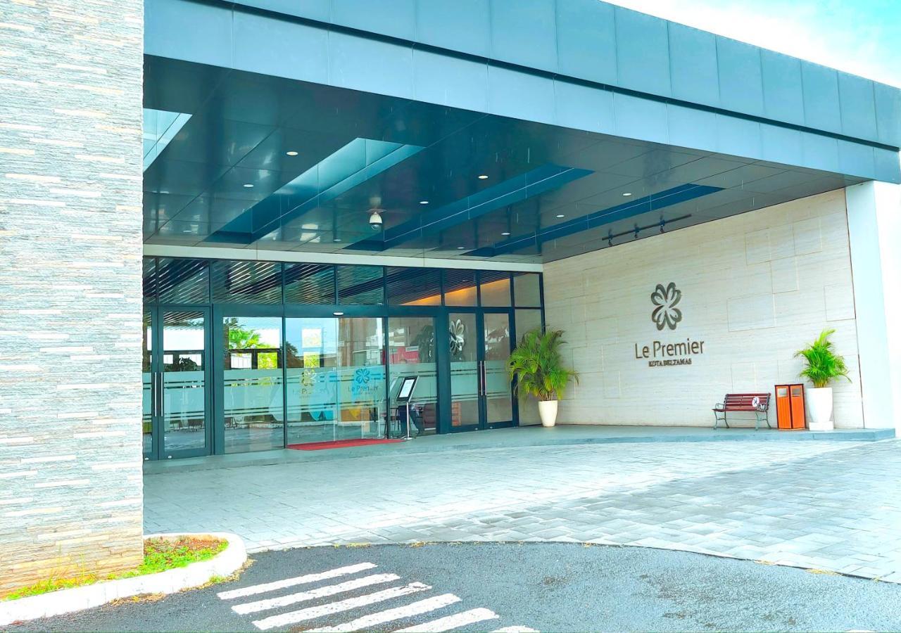 Le Premier Hotel Deltamas Cikarang Eksteriør bilde