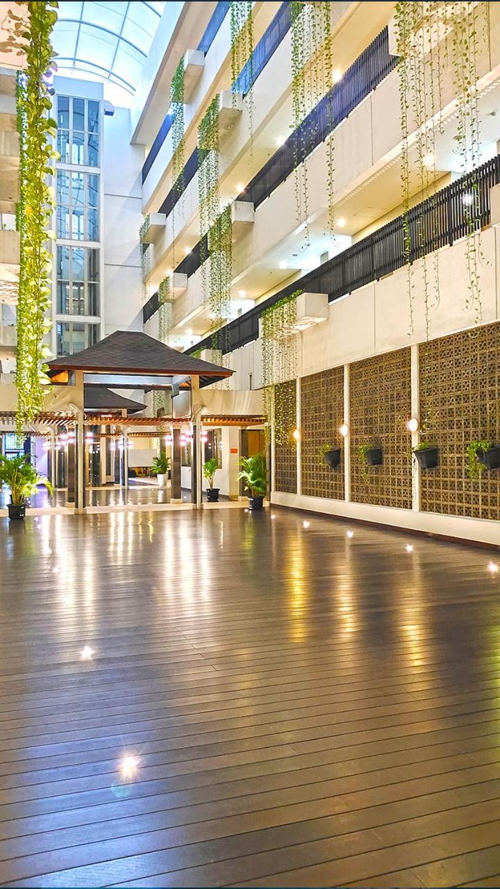 Le Premier Hotel Deltamas Cikarang Eksteriør bilde
